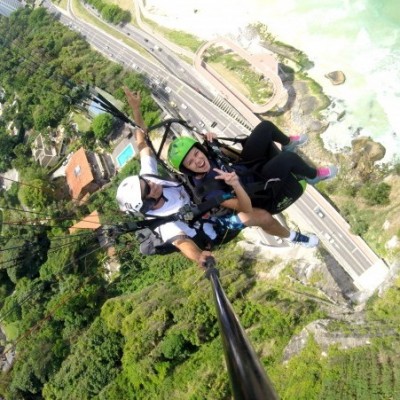 Voo de parapente com Rodrigo Mangabeira